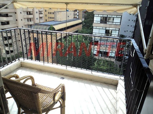 Apartamento de 220m² com 3 quartos em Jardins