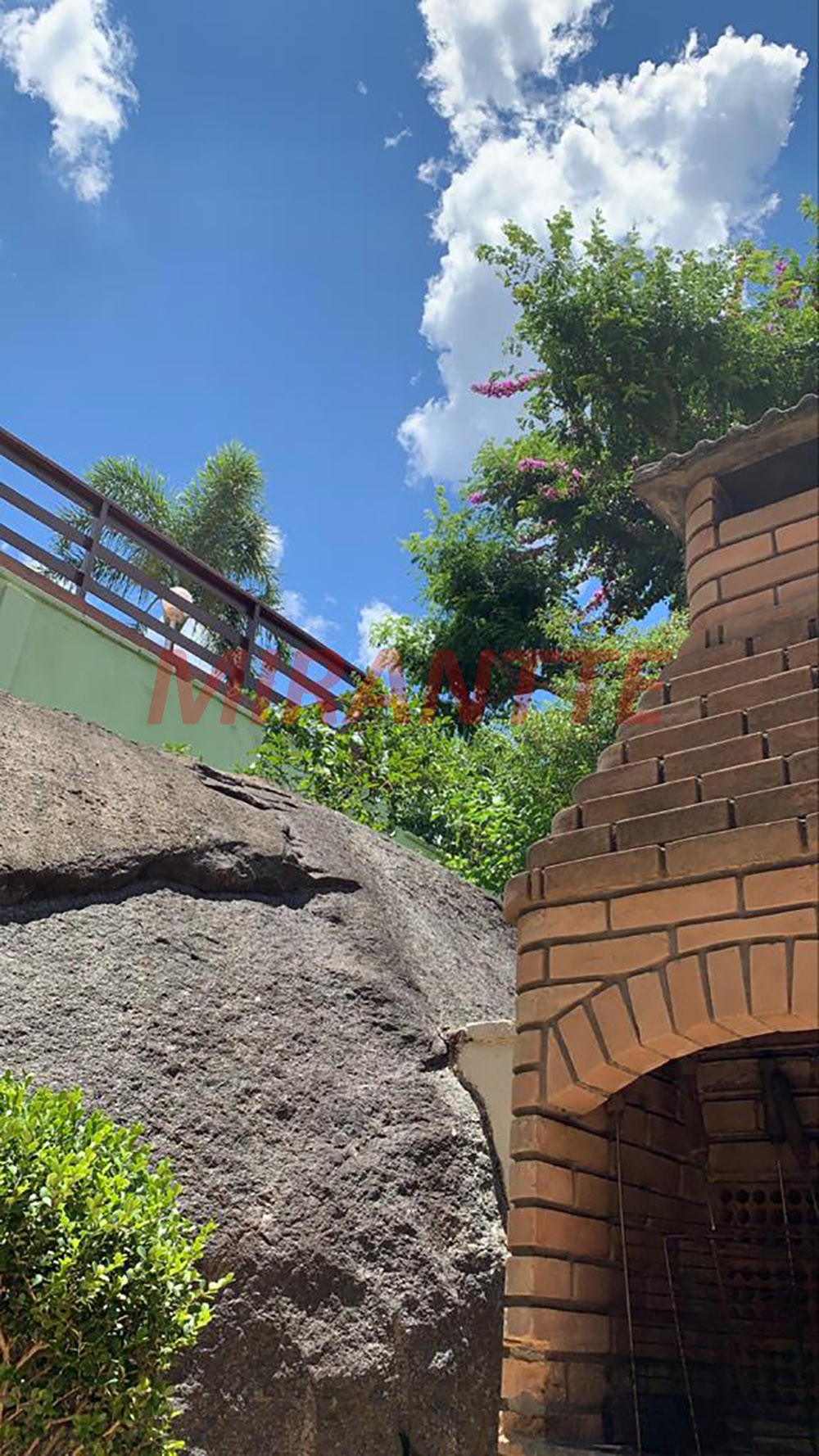 Cond. fechado de 110m² com 3 quartos em Horto Florestal