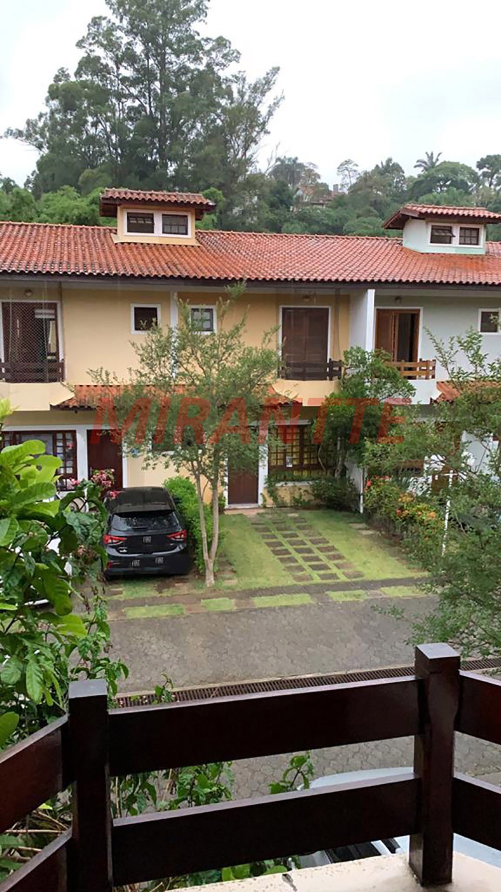Cond. fechado de 110m² com 3 quartos em Horto Florestal