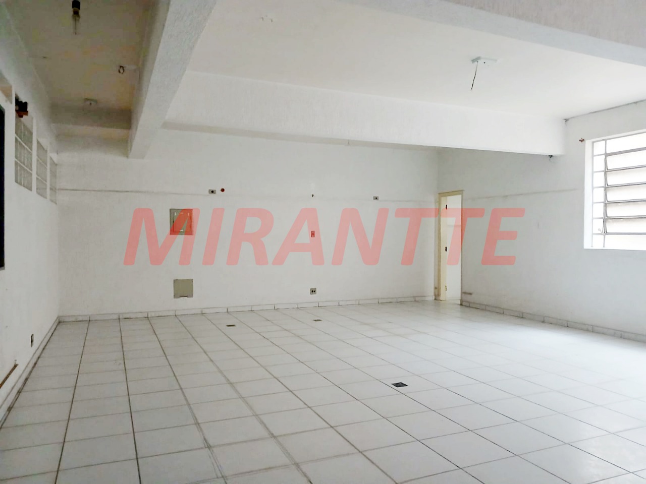 Comercial de 715m² em Santa Cecilia