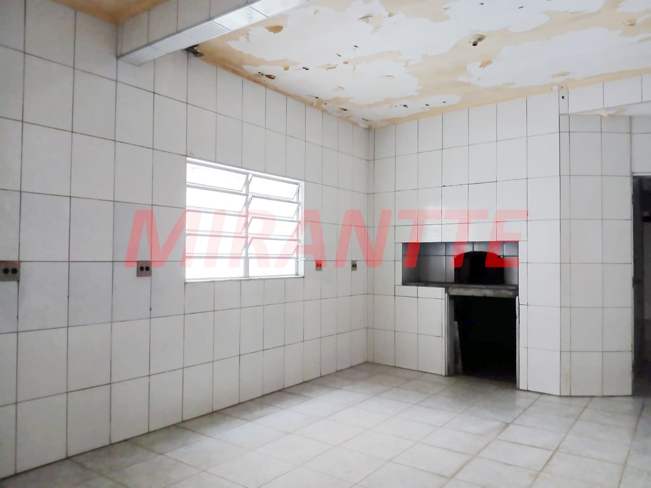 Comercial de 715m² em Santa Cecilia