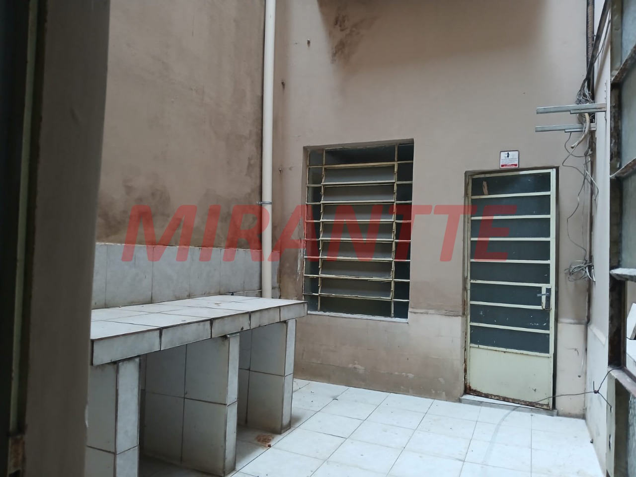 Comercial de 715m² em Santa Cecilia