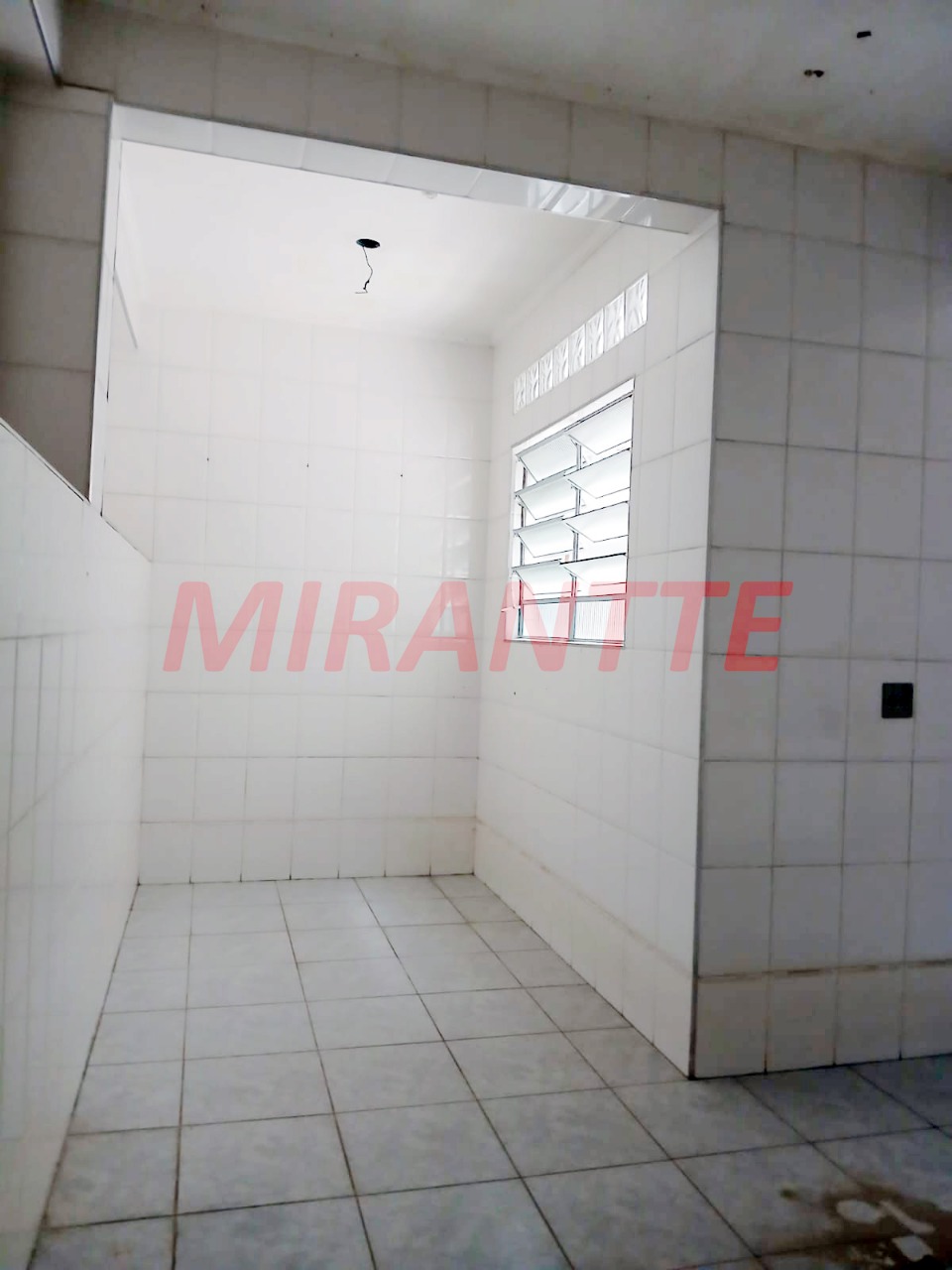 Comercial de 715m² em Santa Cecilia