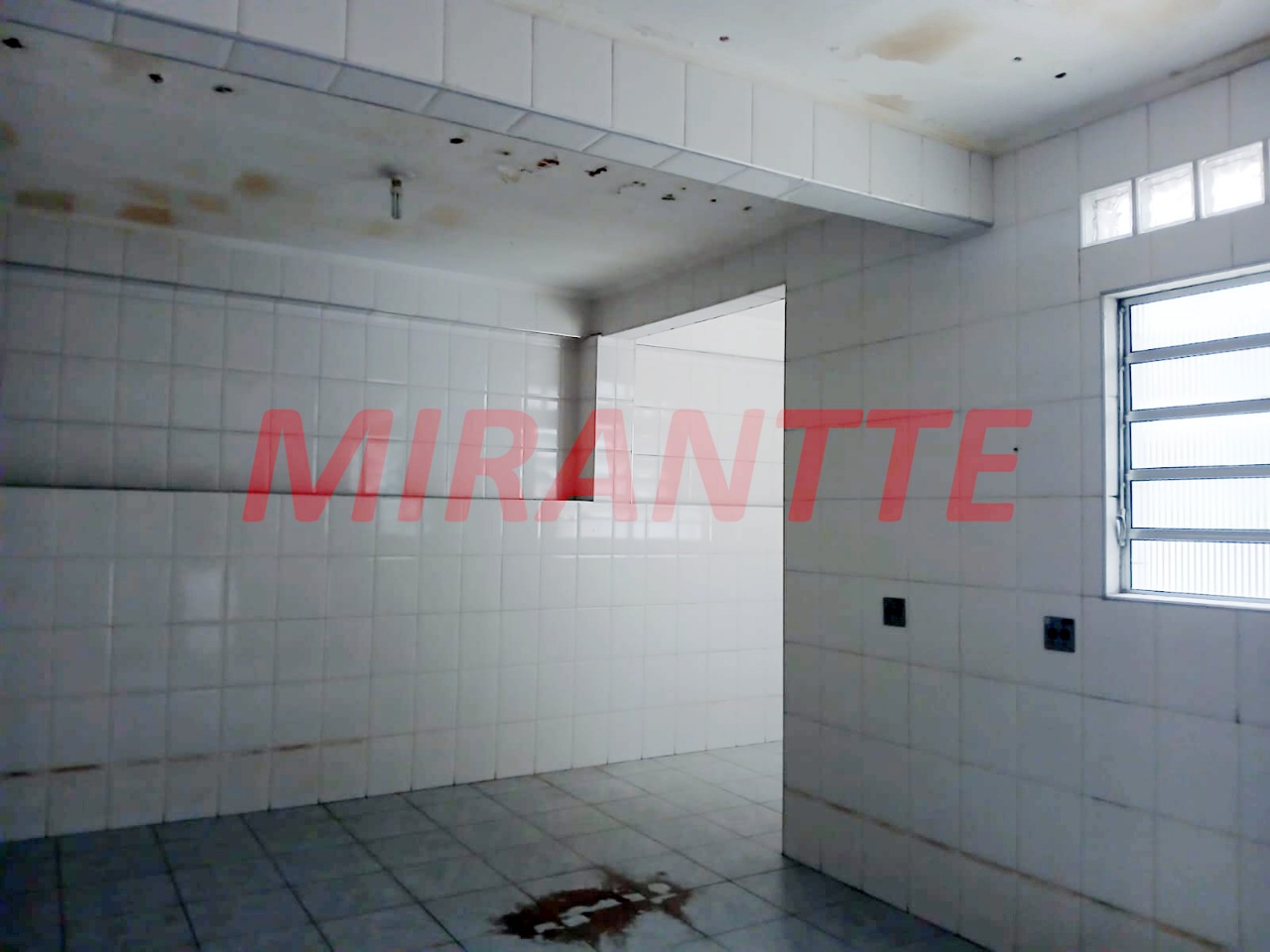 Comercial de 715m² em Santa Cecilia