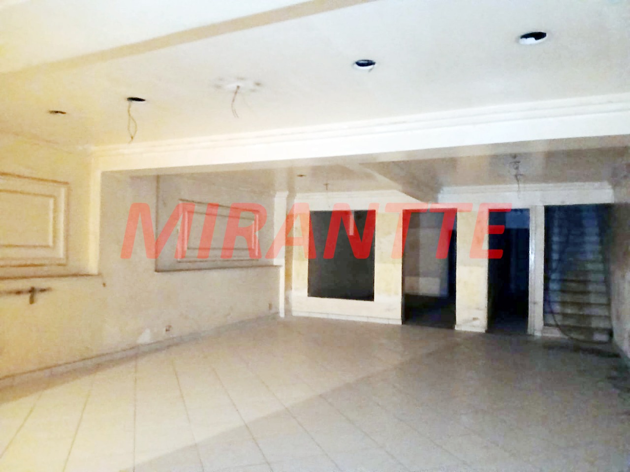 Comercial de 715m² em Santa Cecilia