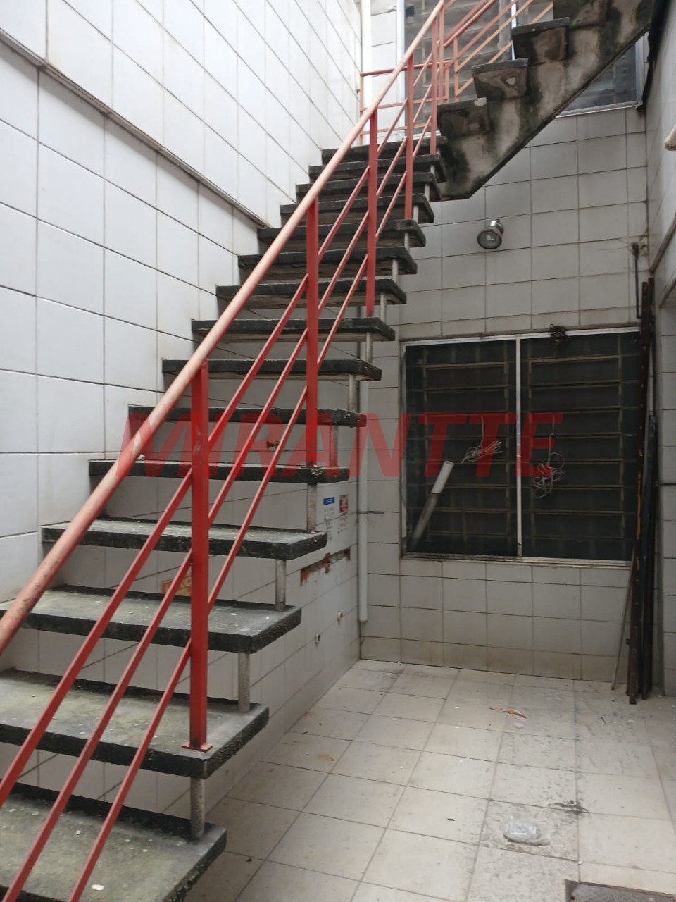 Comercial de 715m² em Santa Cecilia