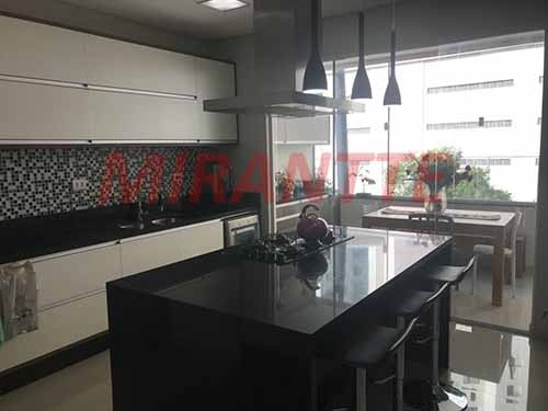 Sobrado de 360m² com 4 quartos em Santa Teresinha