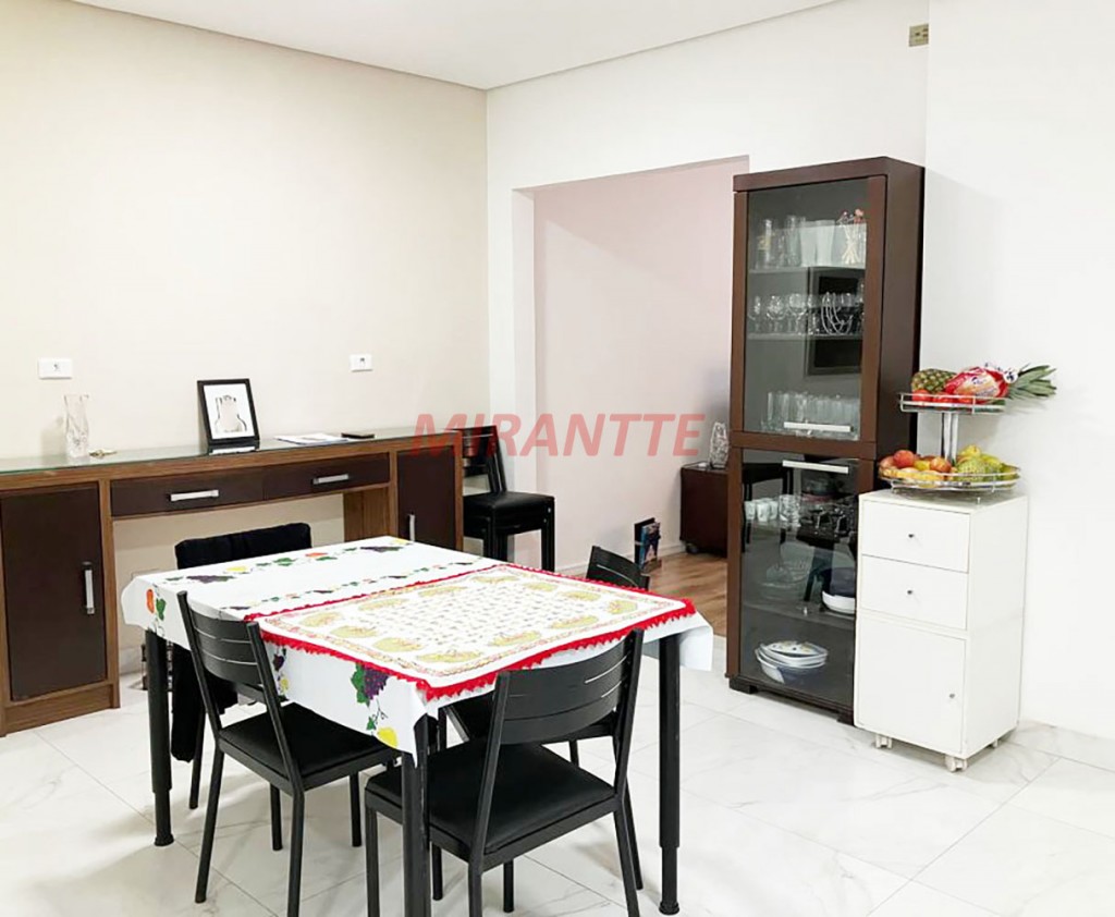 Sobrado de 140m² com 3 quartos em Santana