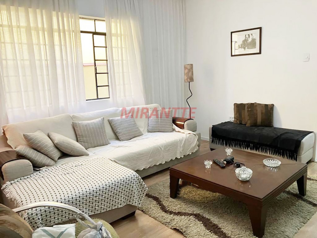 Sobrado de 140m² com 3 quartos em Santana
