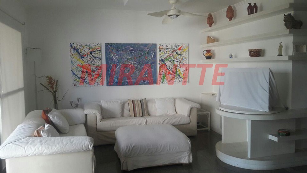 Apartamento de 225m² com 4 quartos em Pitangueiras