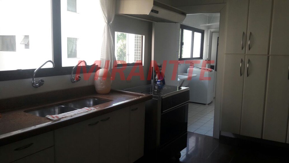 Apartamento de 225m² com 4 quartos em Pitangueiras