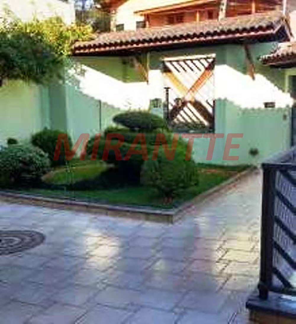 Sobrado de 533m² com 4 quartos em Tremembe