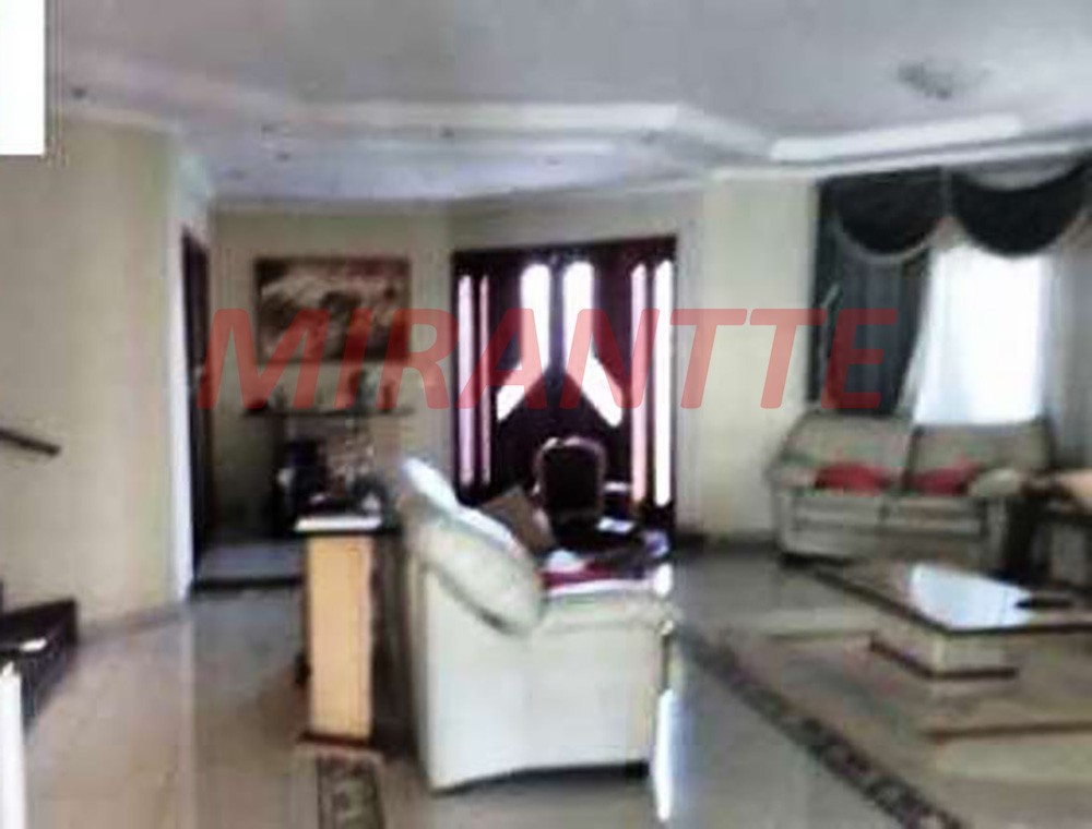 Sobrado de 533m² com 4 quartos em Tremembe