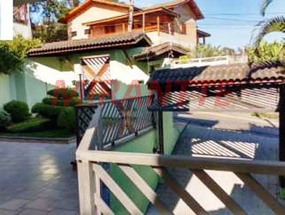 Sobrado de 533m² com 4 quartos em Tremembe