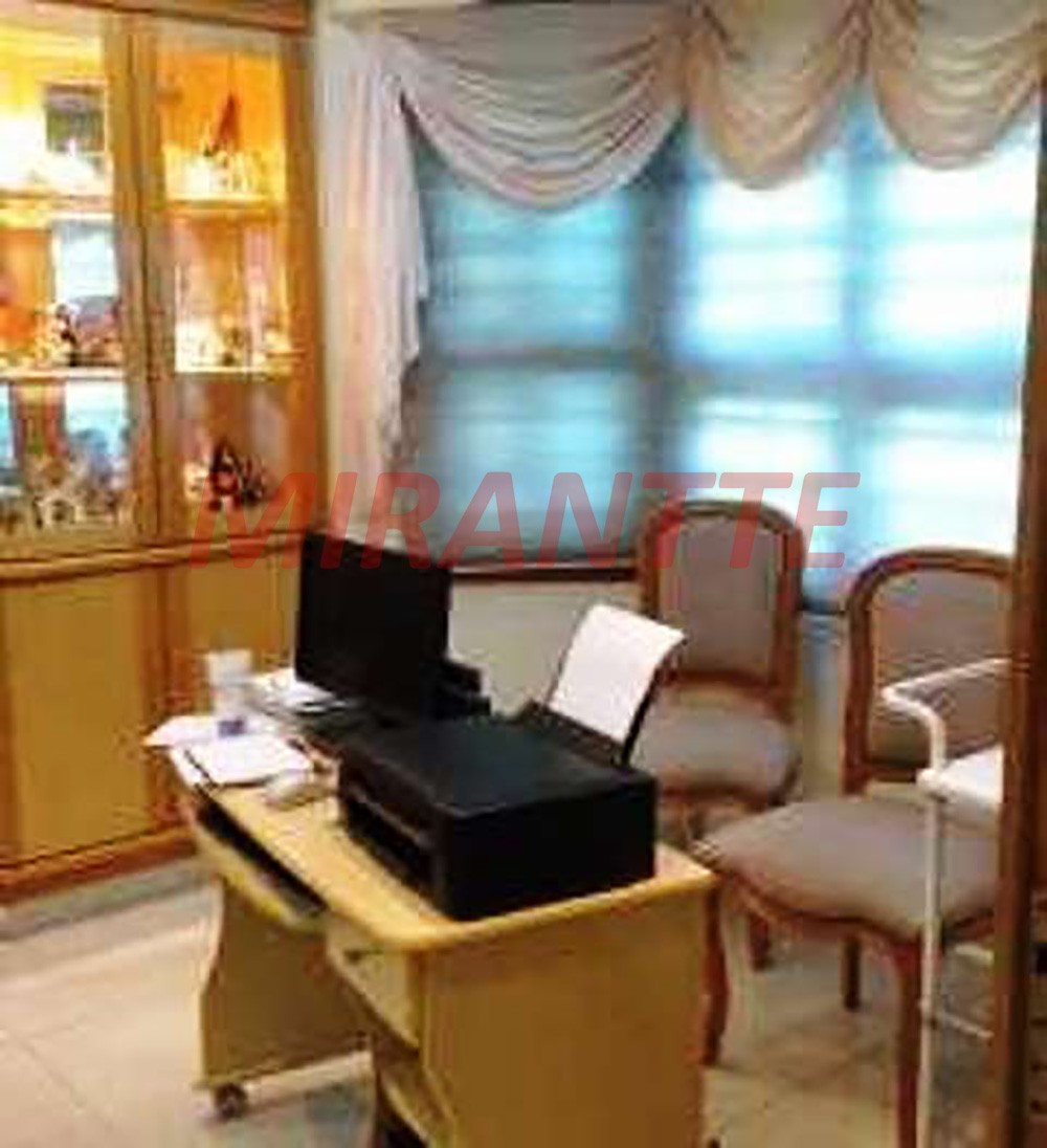 Sobrado de 533m² com 4 quartos em Tremembe