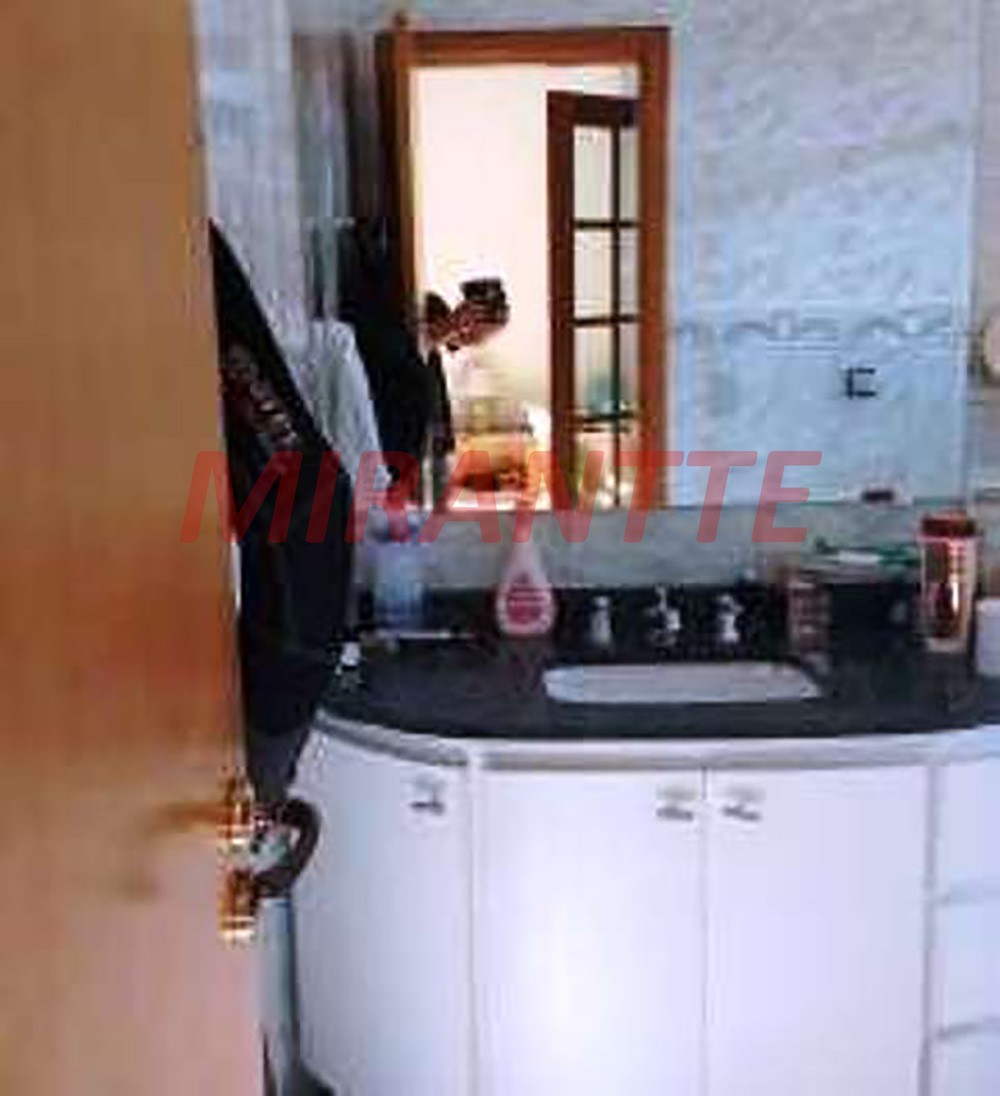 Sobrado de 533m² com 4 quartos em Tremembe