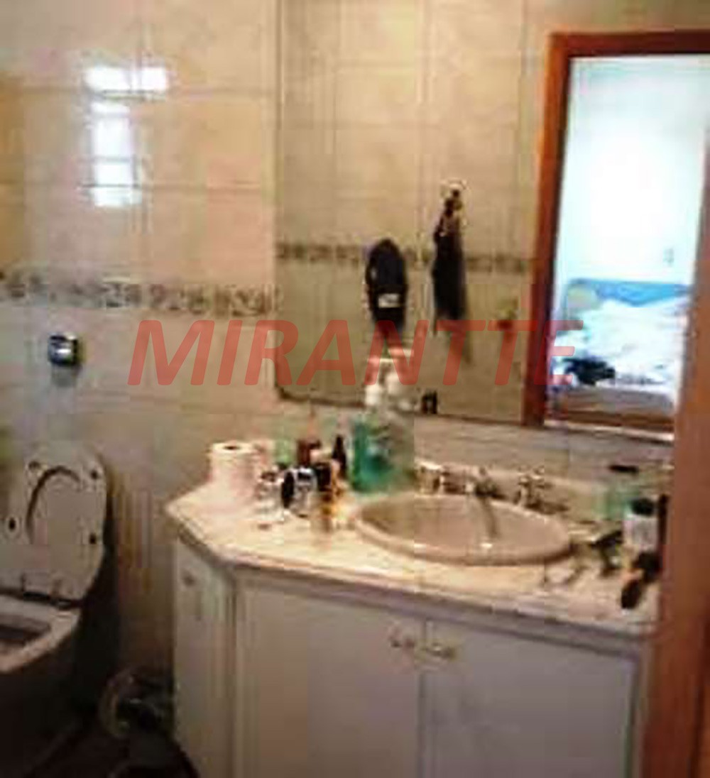 Sobrado de 533m² com 4 quartos em Tremembe