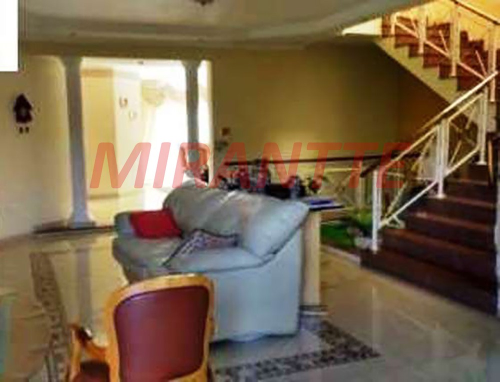 Sobrado de 533m² com 4 quartos em Tremembe
