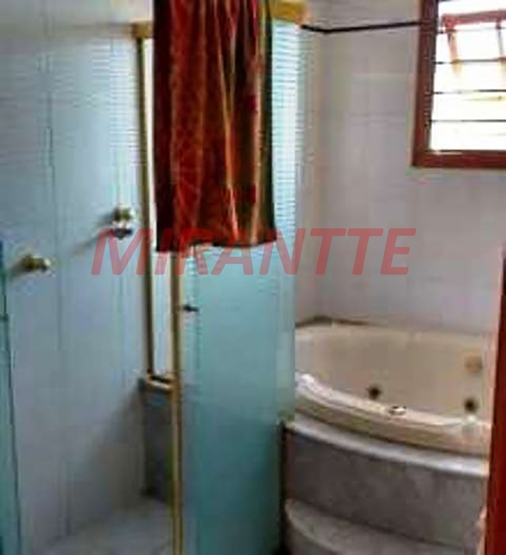 Sobrado de 533m² com 4 quartos em Tremembe