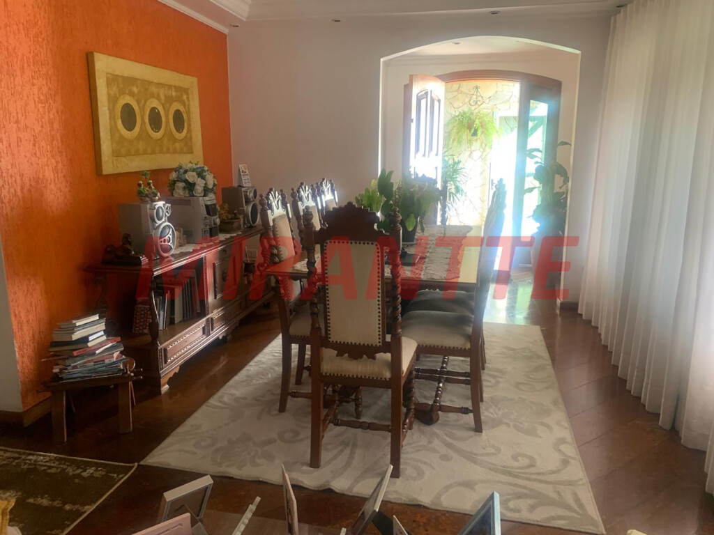 Sobrado de 325m² com 3 quartos em Parada Inglesa