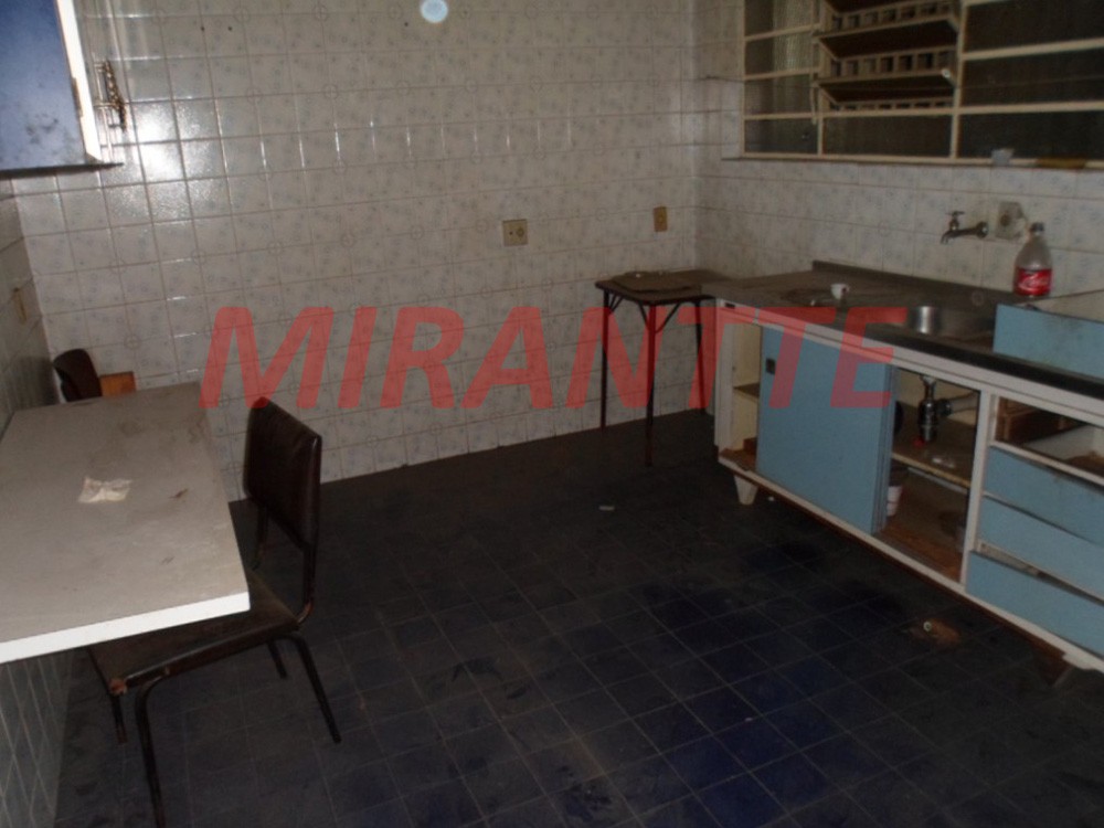 Comercial de 384m² em Água Fria