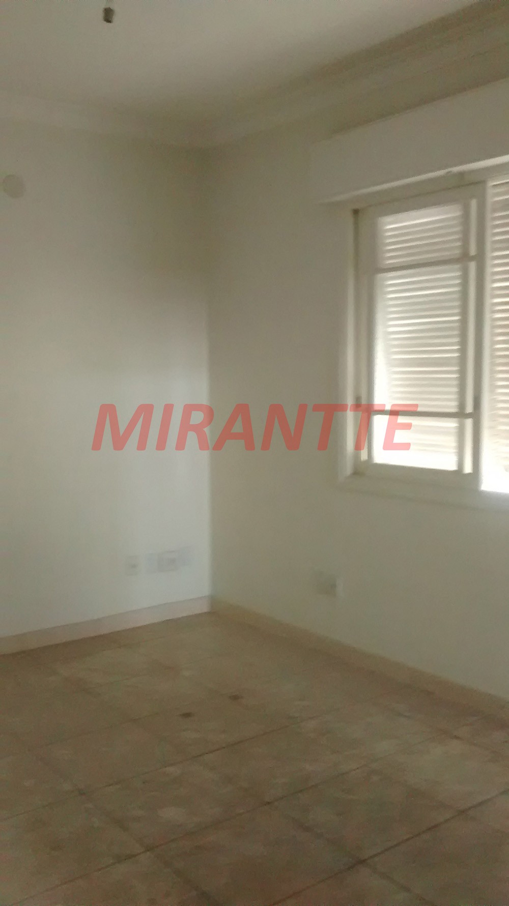 Comercial de 550m² em Água Fria
