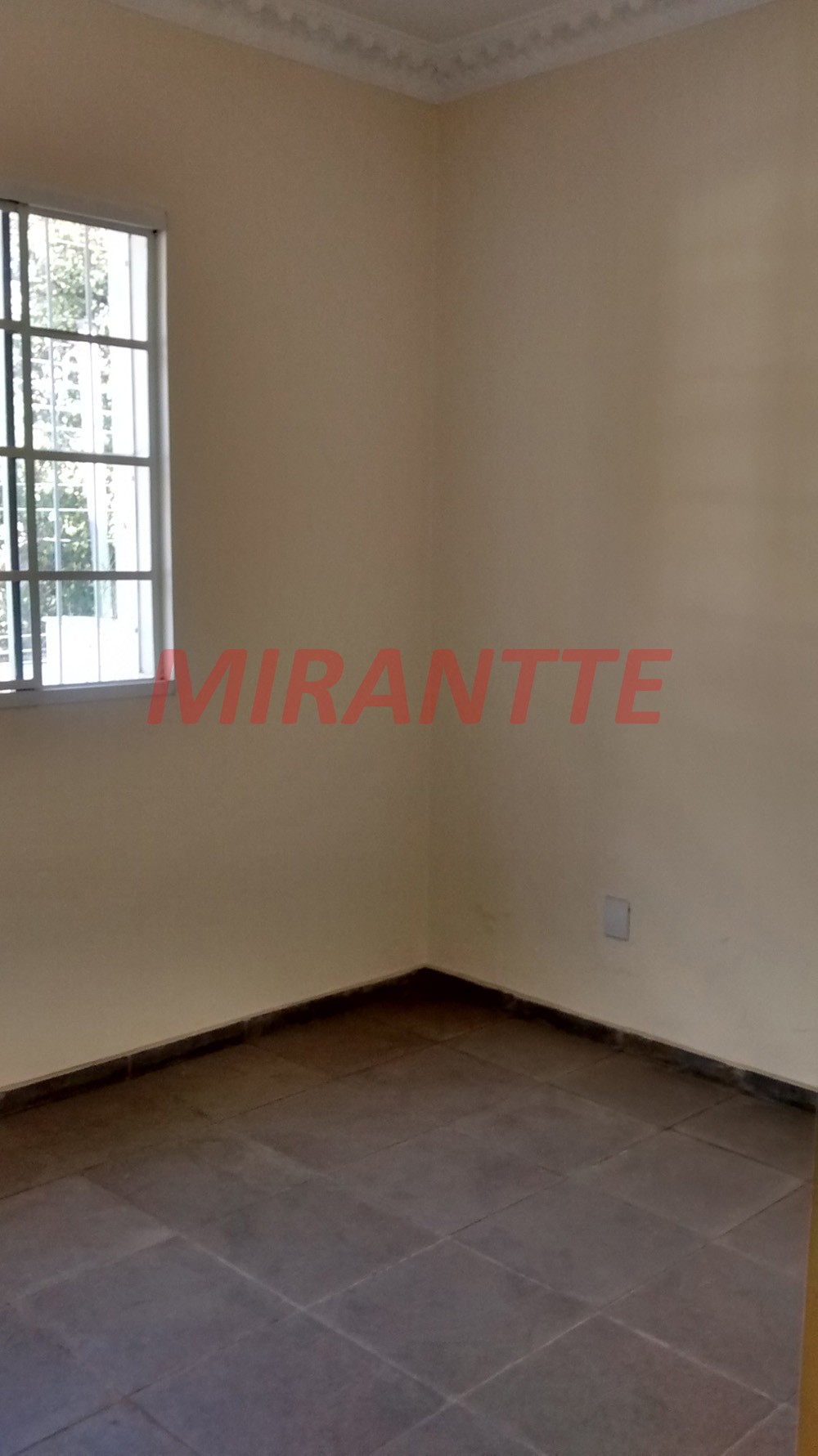 Comercial de 550m² em Água Fria