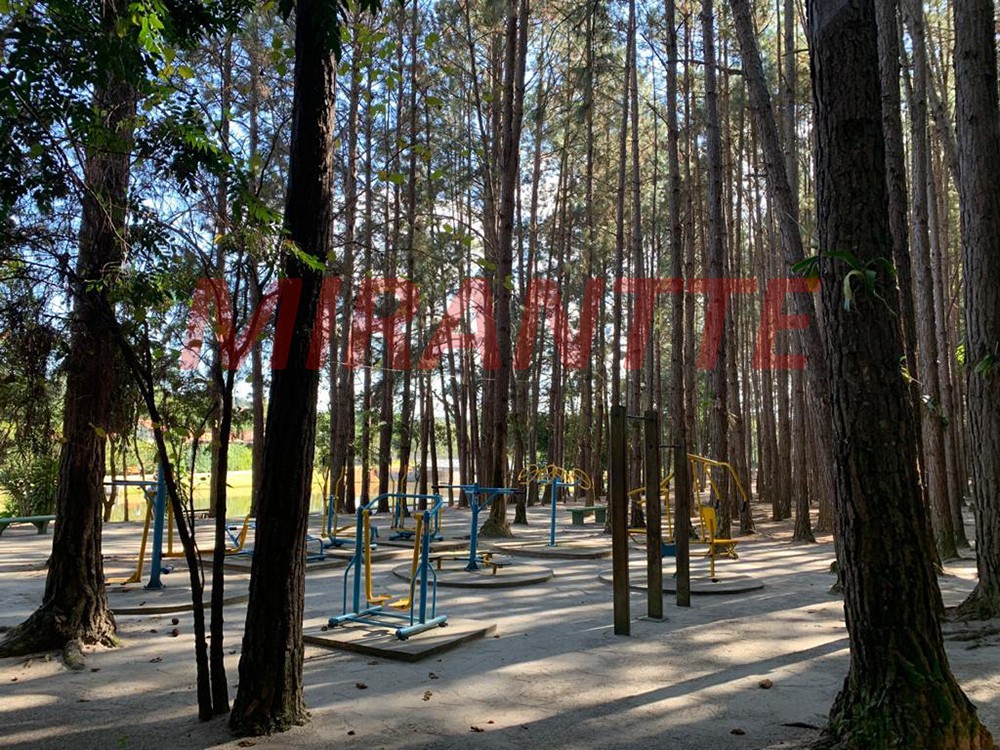 Cond. fechado de 833m² com 6 quartos em Condomínio Flamboyant-B