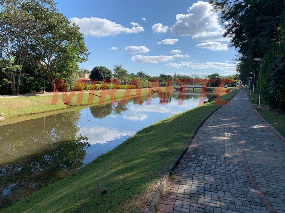 Cond. fechado de 833m² com 6 quartos em Condomínio Flamboyant-B