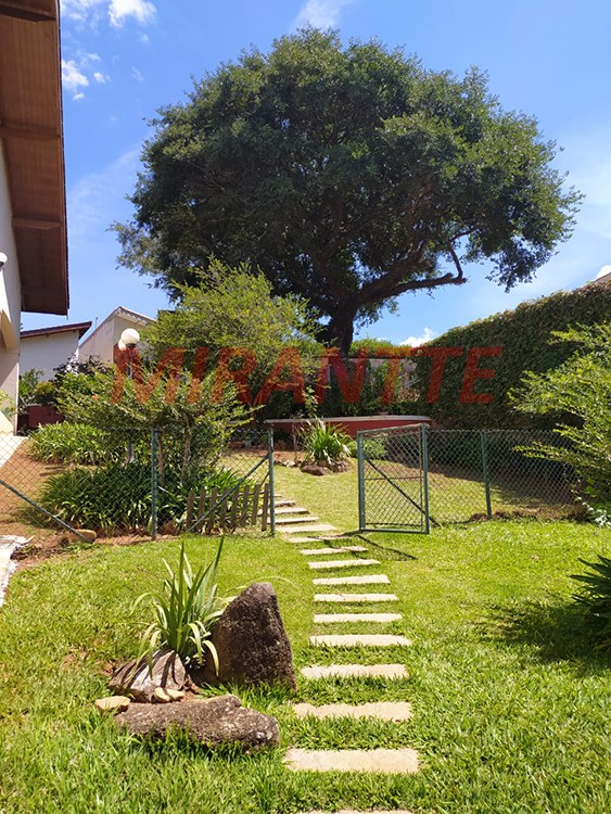Cond. fechado de 833m² com 6 quartos em Condomínio Flamboyant-B