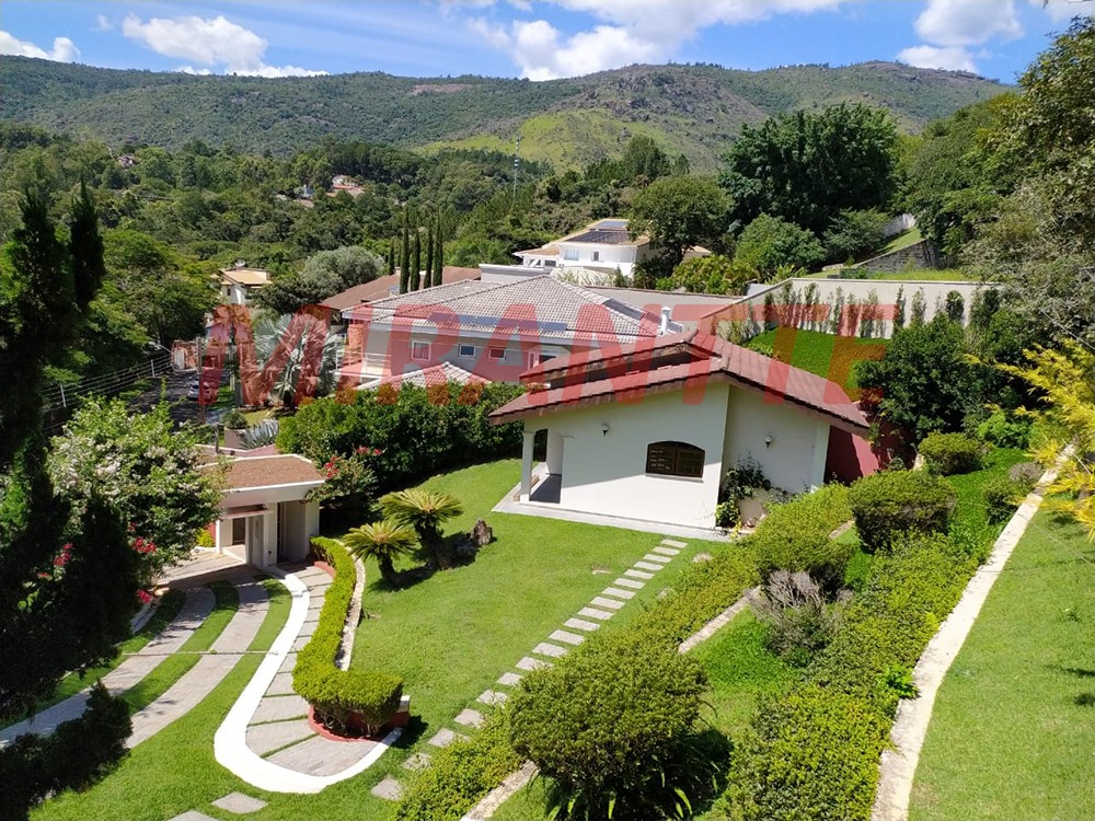 Cond. fechado de 833m² com 6 quartos em Condomínio Flamboyant-B