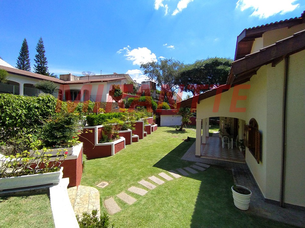 Cond. fechado de 833m² com 6 quartos em Condomínio Flamboyant-B