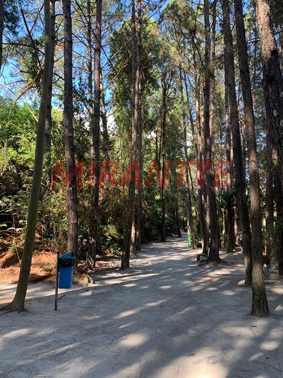 Cond. fechado de 833m² com 6 quartos em Condomínio Flamboyant-B
