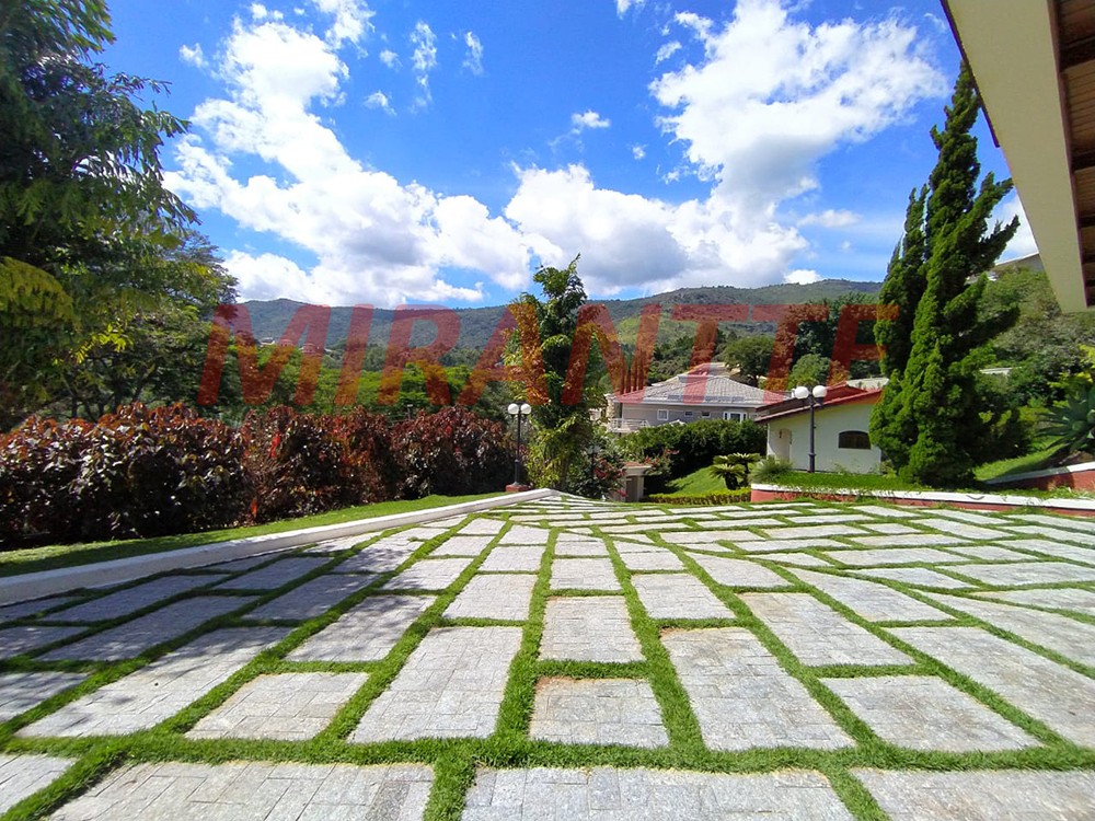 Cond. fechado de 833m² com 6 quartos em Condomínio Flamboyant-B