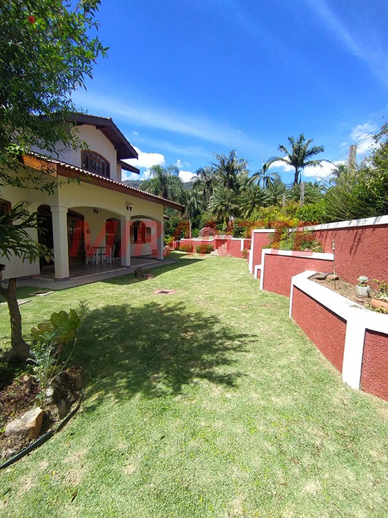 Cond. fechado de 833m² com 6 quartos em Condomínio Flamboyant-B
