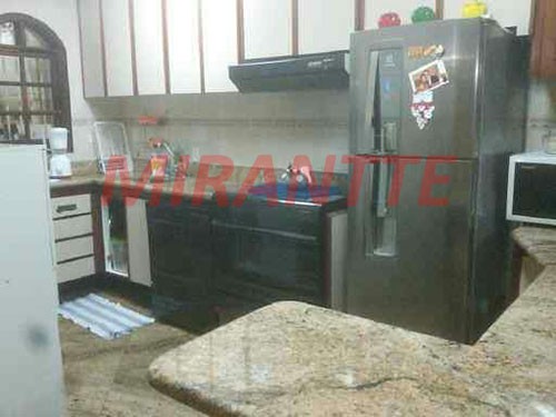 Sobrado de 190m² com 4 quartos em Jardim Brasil