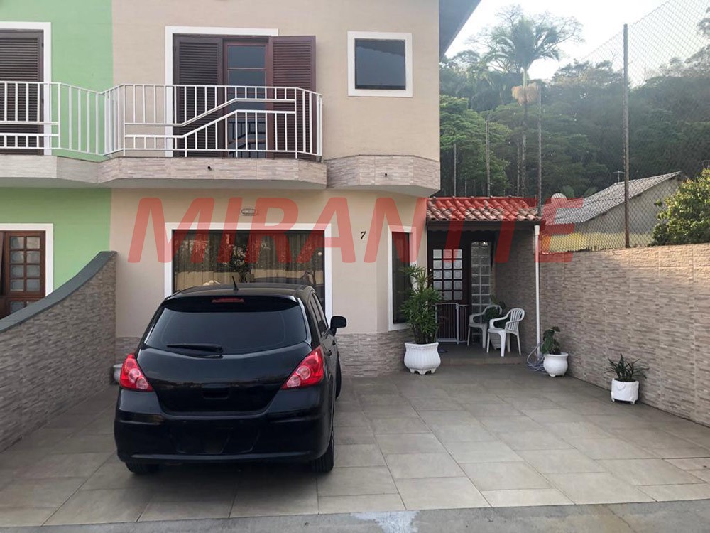 Cond. fechado de 142m² com 3 quartos em Vila Rosa