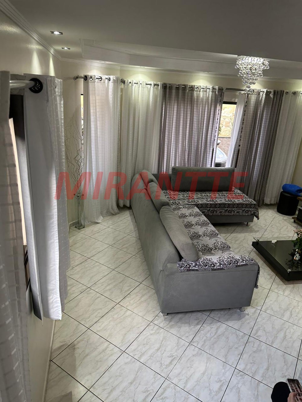 Cond. fechado de 142m² com 3 quartos em Vila Rosa