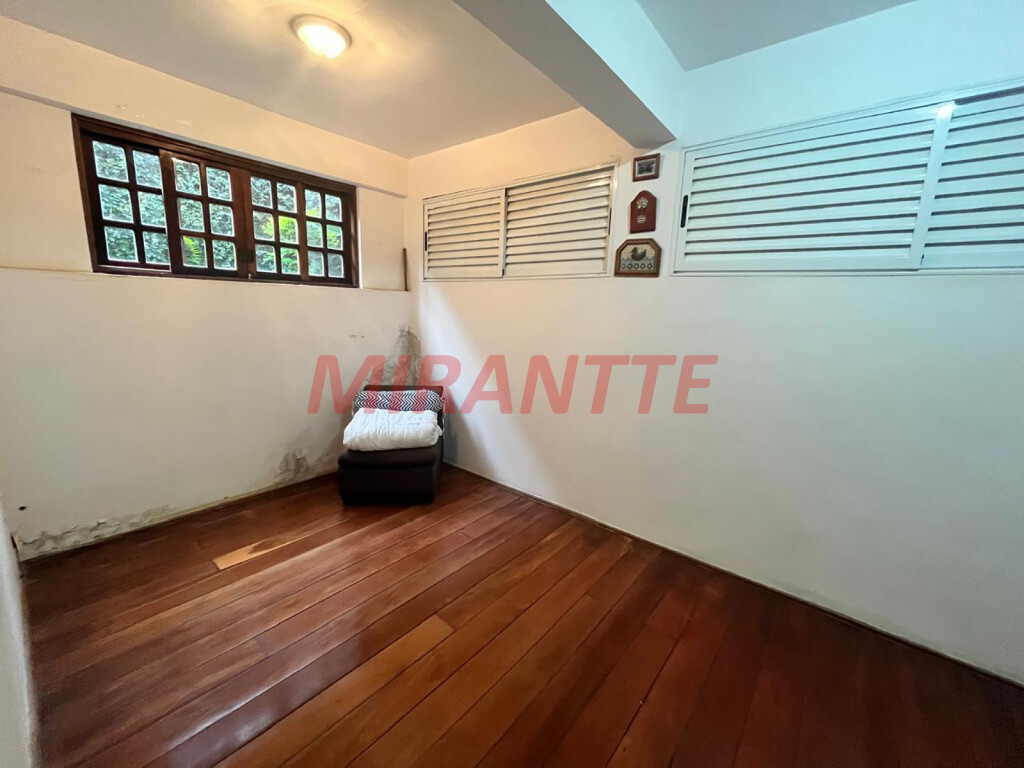 Cond. fechado de 300m² com 5 quartos em Serra Da Cantareira