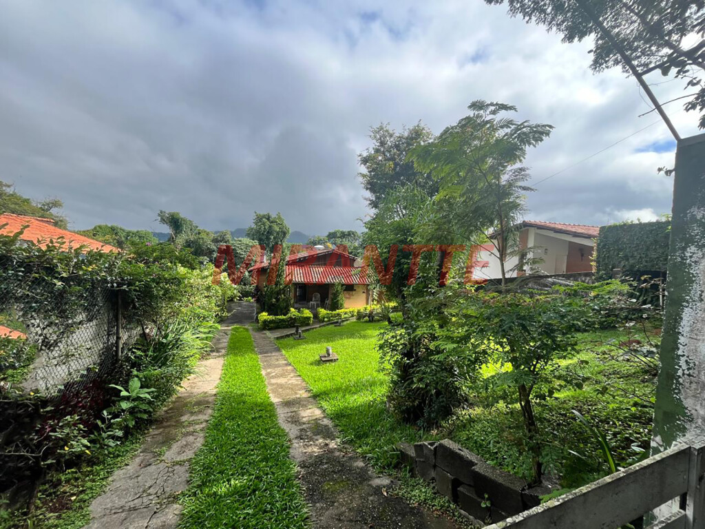 Cond. fechado de 300m² com 5 quartos em Serra Da Cantareira