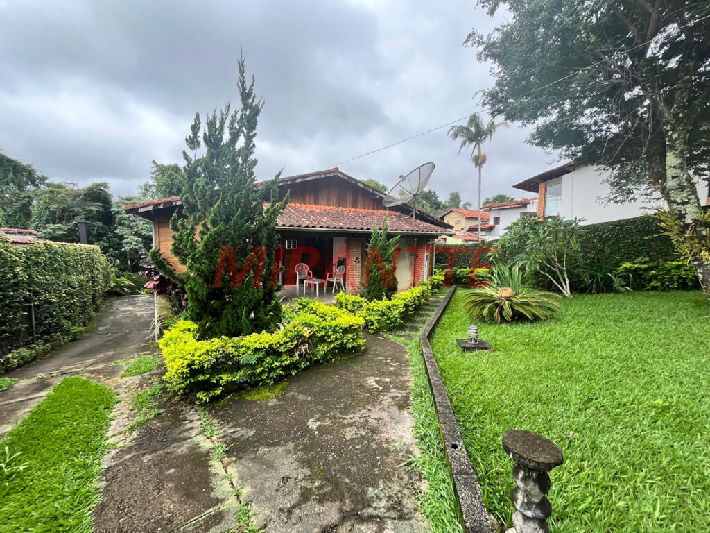 Cond. fechado de 300m² com 5 quartos em Serra Da Cantareira