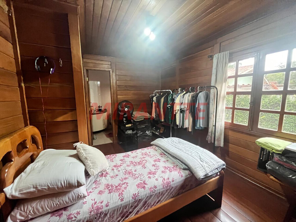 Cond. fechado de 300m² com 5 quartos em Serra Da Cantareira