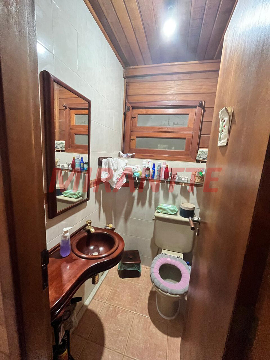Cond. fechado de 300m² com 5 quartos em Serra Da Cantareira