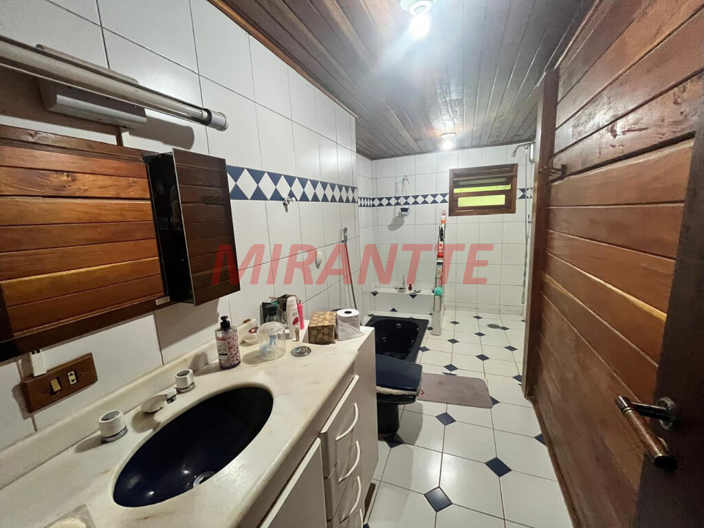 Cond. fechado de 300m² com 5 quartos em Serra Da Cantareira