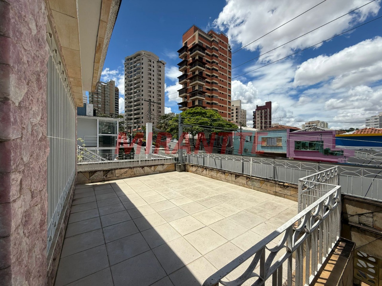 Comercial de 120m² em Água Fria