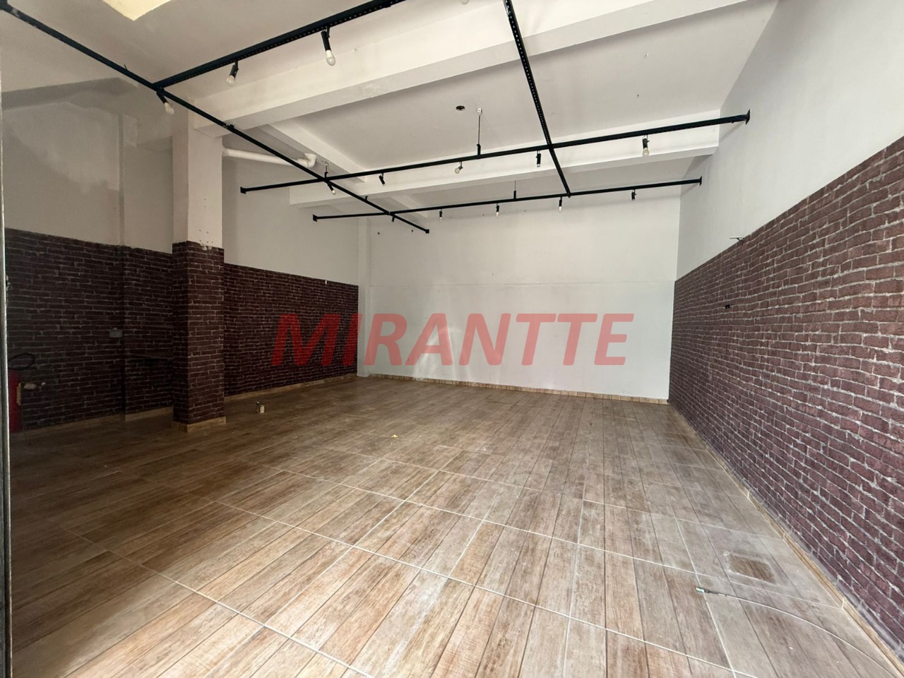 Comercial de 120m² em Água Fria