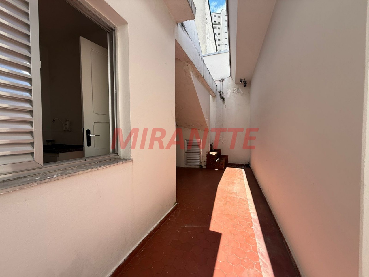 Comercial de 120m² em Água Fria