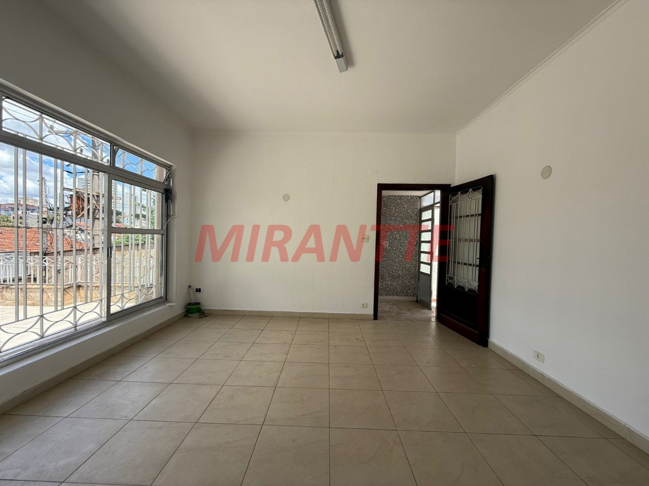 Comercial de 120m² em Água Fria