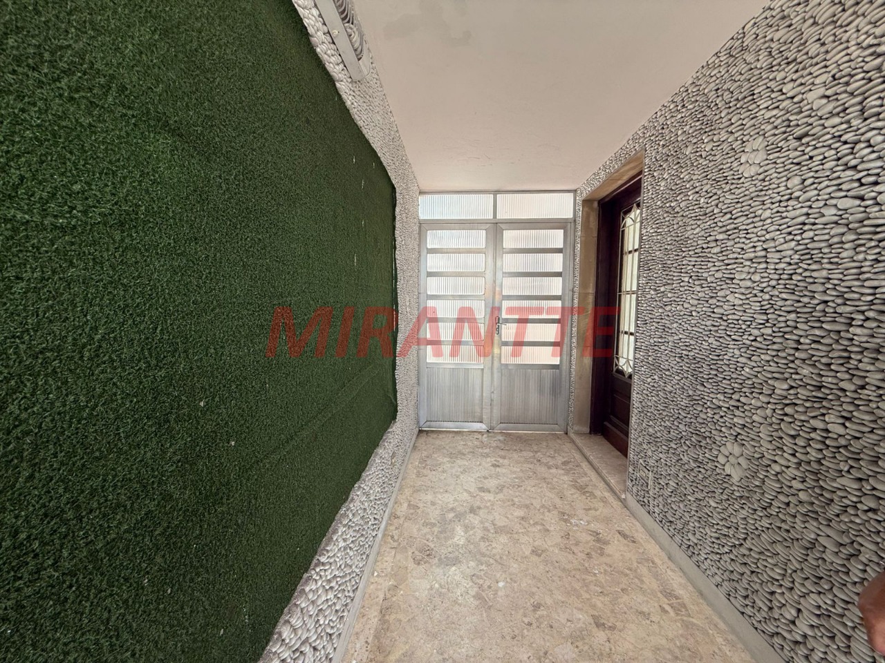 Comercial de 120m² em Água Fria