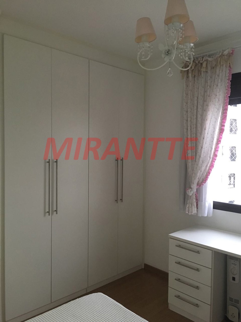 Apartamento de 190m² com 4 quartos em Vila Rosália